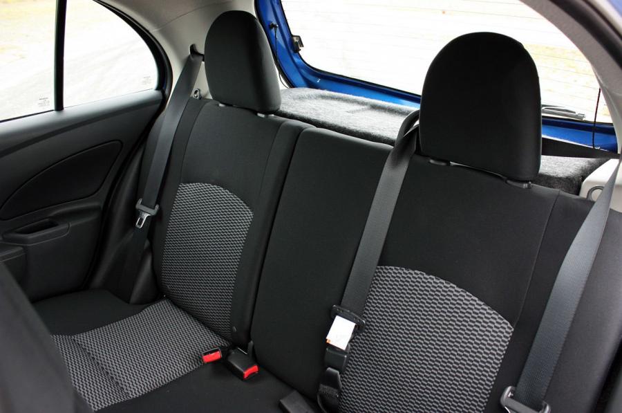  Nissan Micra 2015 года  (фото 24 из 37)